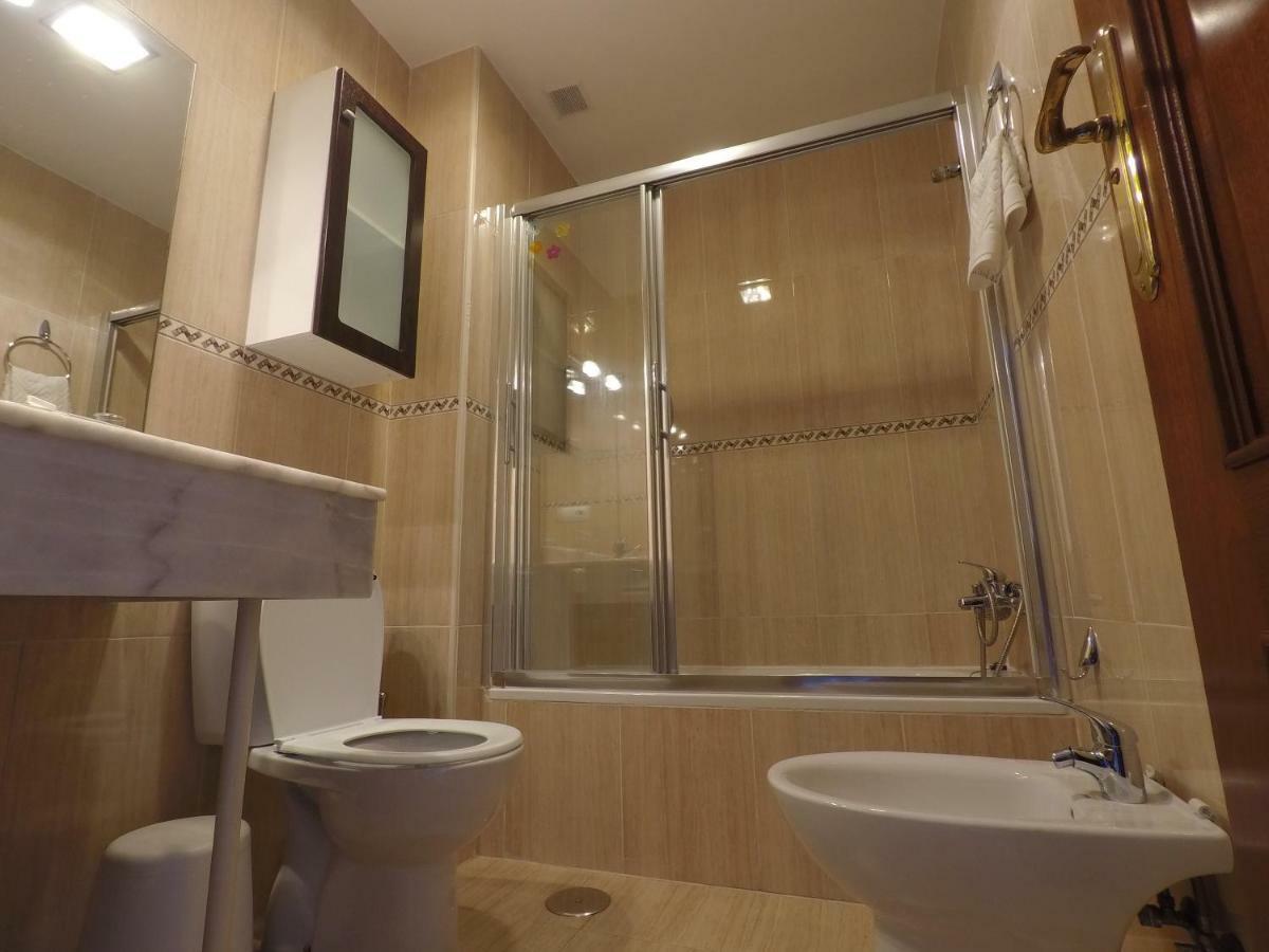 The Best Hostelito! Free Parking Севілья Екстер'єр фото