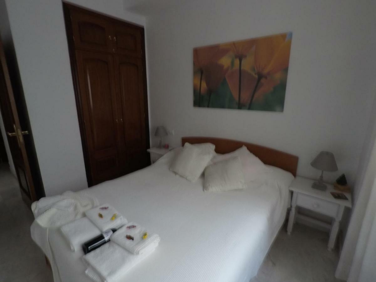 The Best Hostelito! Free Parking Севілья Екстер'єр фото