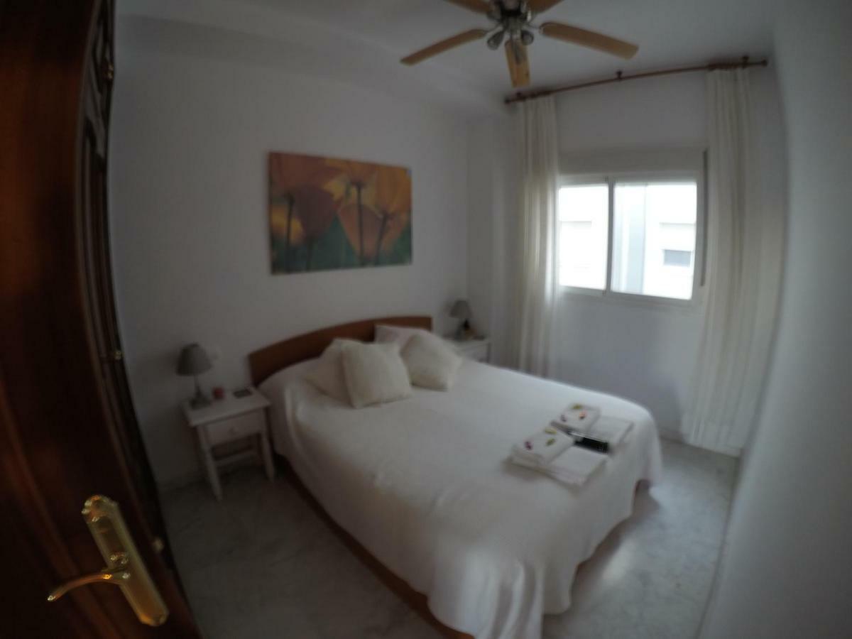 The Best Hostelito! Free Parking Севілья Екстер'єр фото