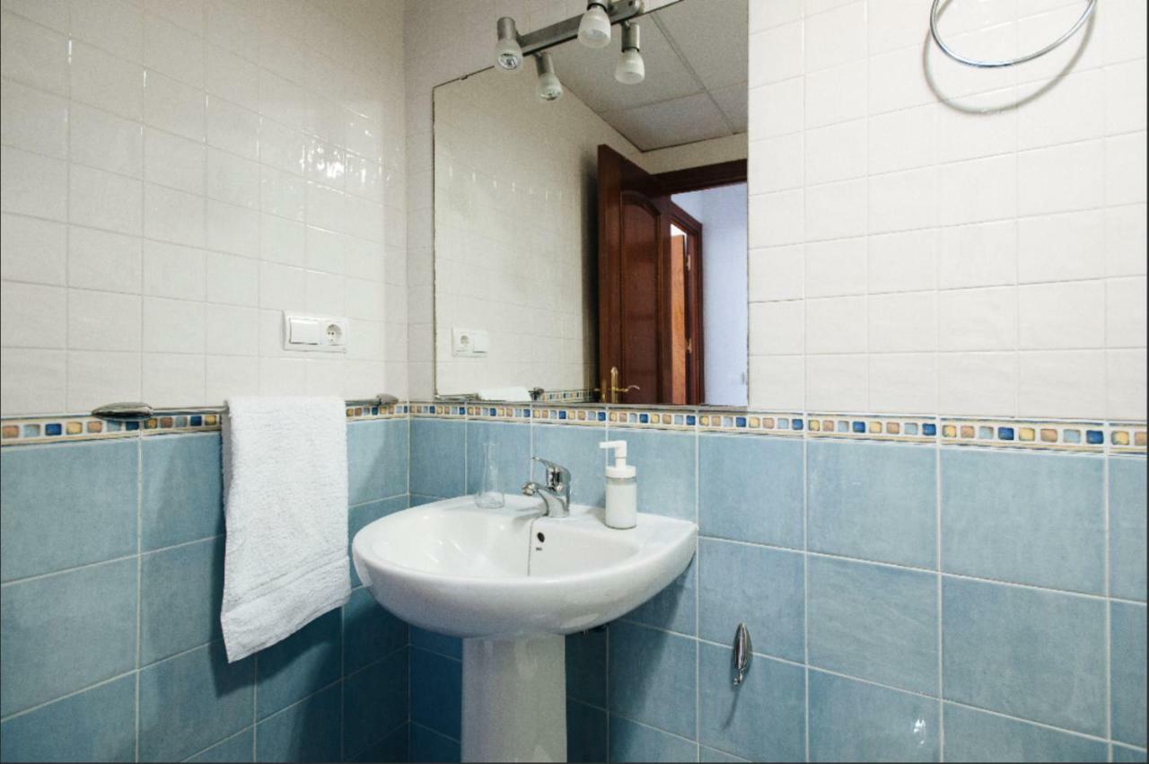 The Best Hostelito! Free Parking Севілья Екстер'єр фото